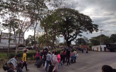¿ABRIMOS O DEJAMOS LA FRONTERA CERRADA?