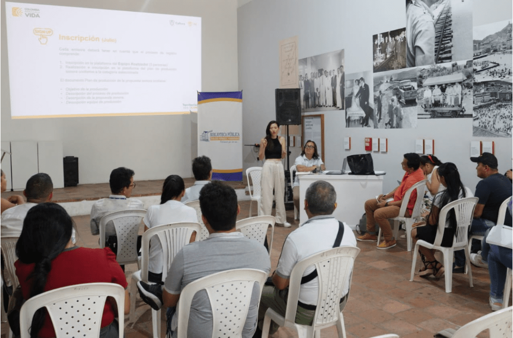 Radios Comunitarias – Territorios Al Aire